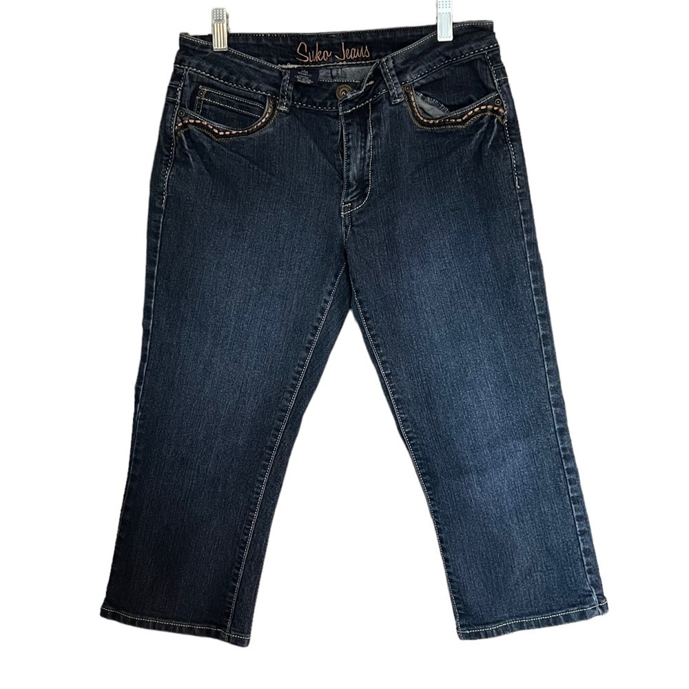 Suko Jeans Capri size 6 embroidered butterfly medium wash mid rise.